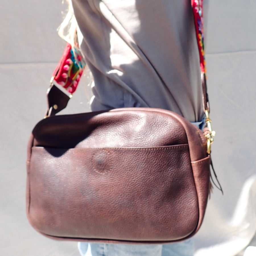 Crossbody w/ flower strap- waxed brown