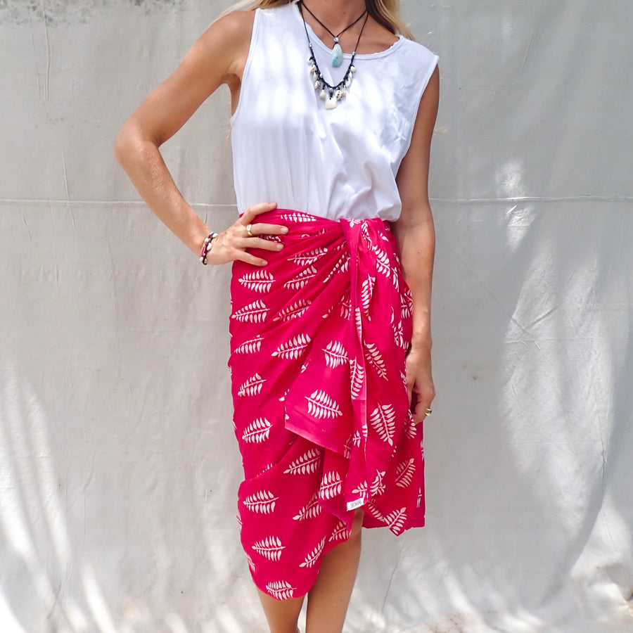 Sarong - Fuschia Feather