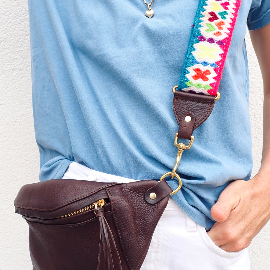 Fannypack w/ hearts strap-waxed brown