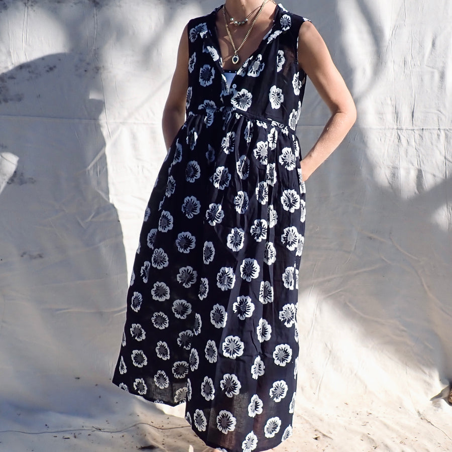 Sleeveless Cotton Dress - Black Hibiscus