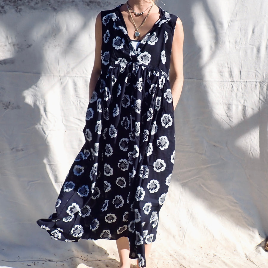 Sleeveless Cotton Dress - Black Hibiscus