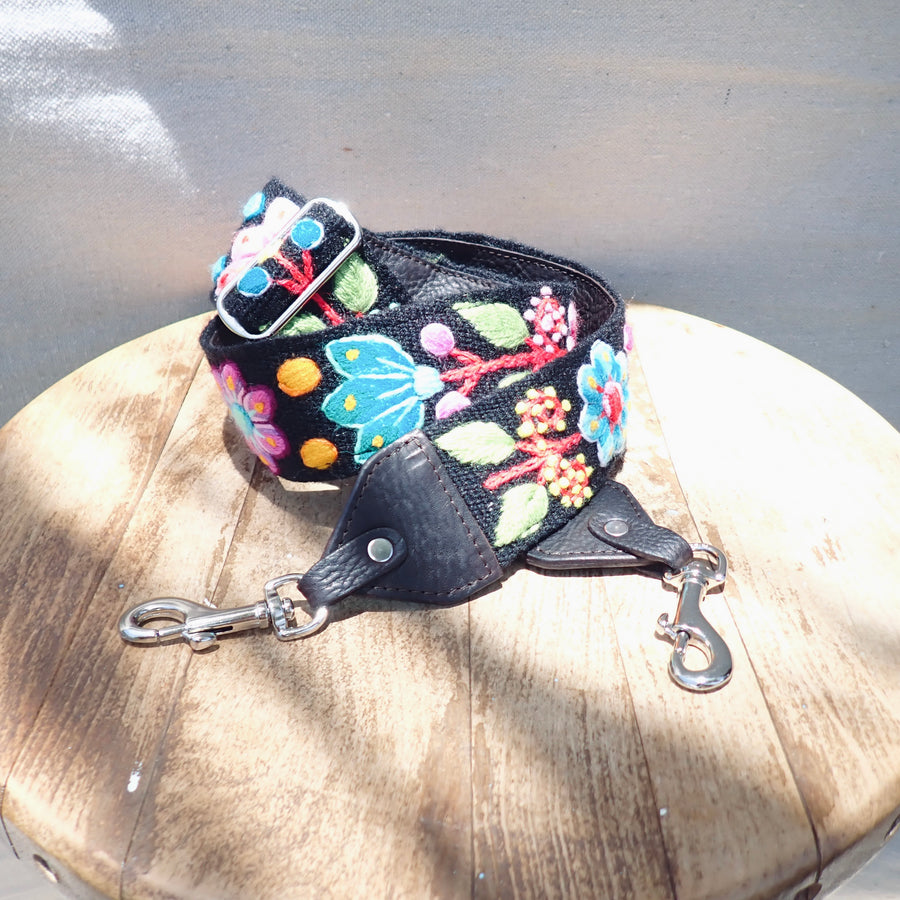 Pellen Vintage flower strap