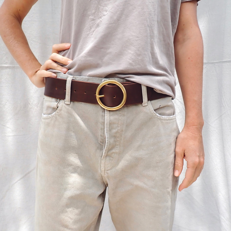 Belt w Large Round Buckle - Brass/Brown