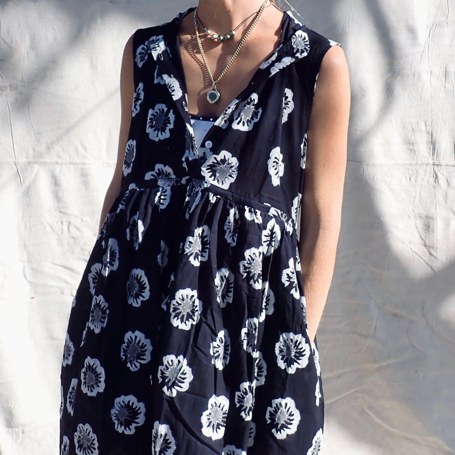 Sleeveless Cotton Dress - Black Hibiscus