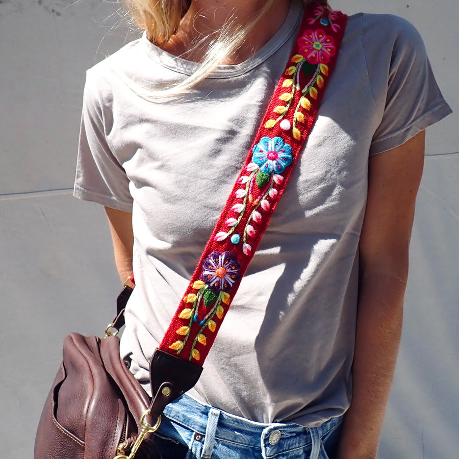 Crossbody w/ flower strap- waxed brown