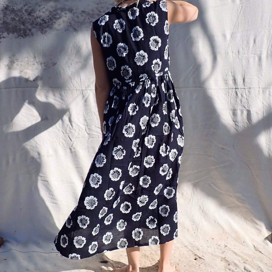 Sleeveless Cotton Dress - Black Hibiscus