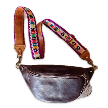 Fannypack w/ hearts strap-waxed brown